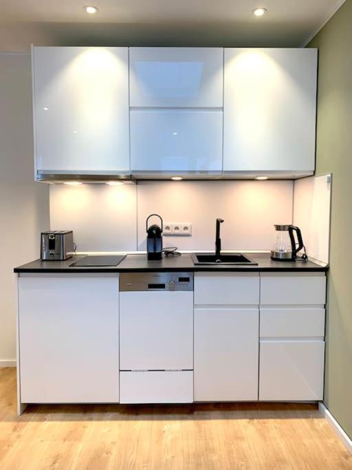 Apartment - Modern, Gemuetlich, Eigener Parkplatz Cologne
